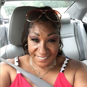 Meet your Posher, Cynthia